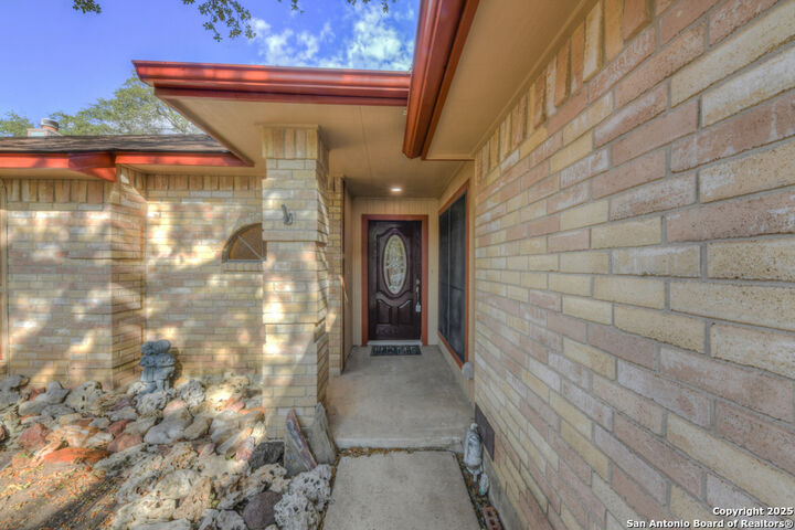 Property Photo: 11702 Forest Hollow TX 78233