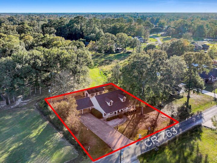 Property Photo:  504 County Road 763 N  TX 77612 