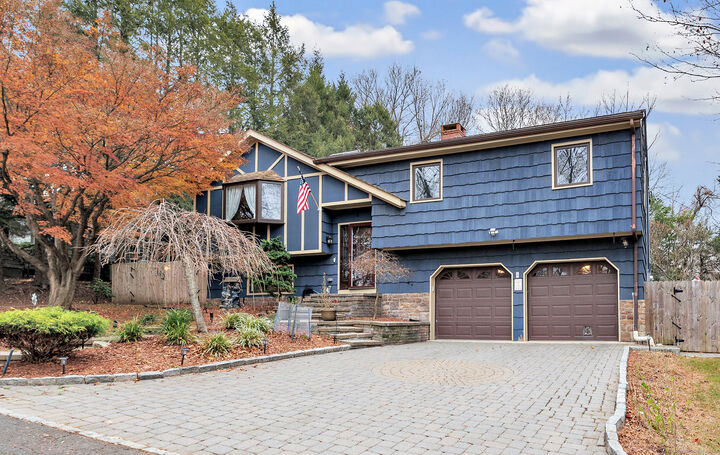 8 Snug Harbor Drive  Danbury CT 06811 photo