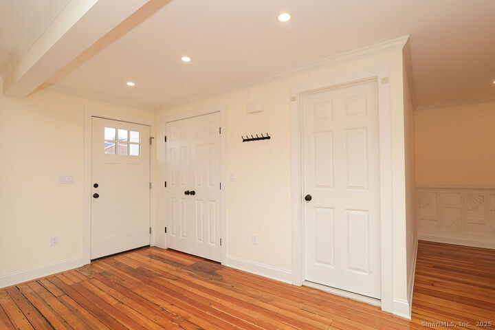 Property Photo:  792 Farmington Avenue Apt 106  CT 06032 