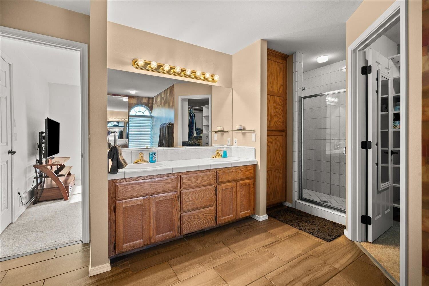 Property Photo: 861 S Majestic View Dr ID 83854