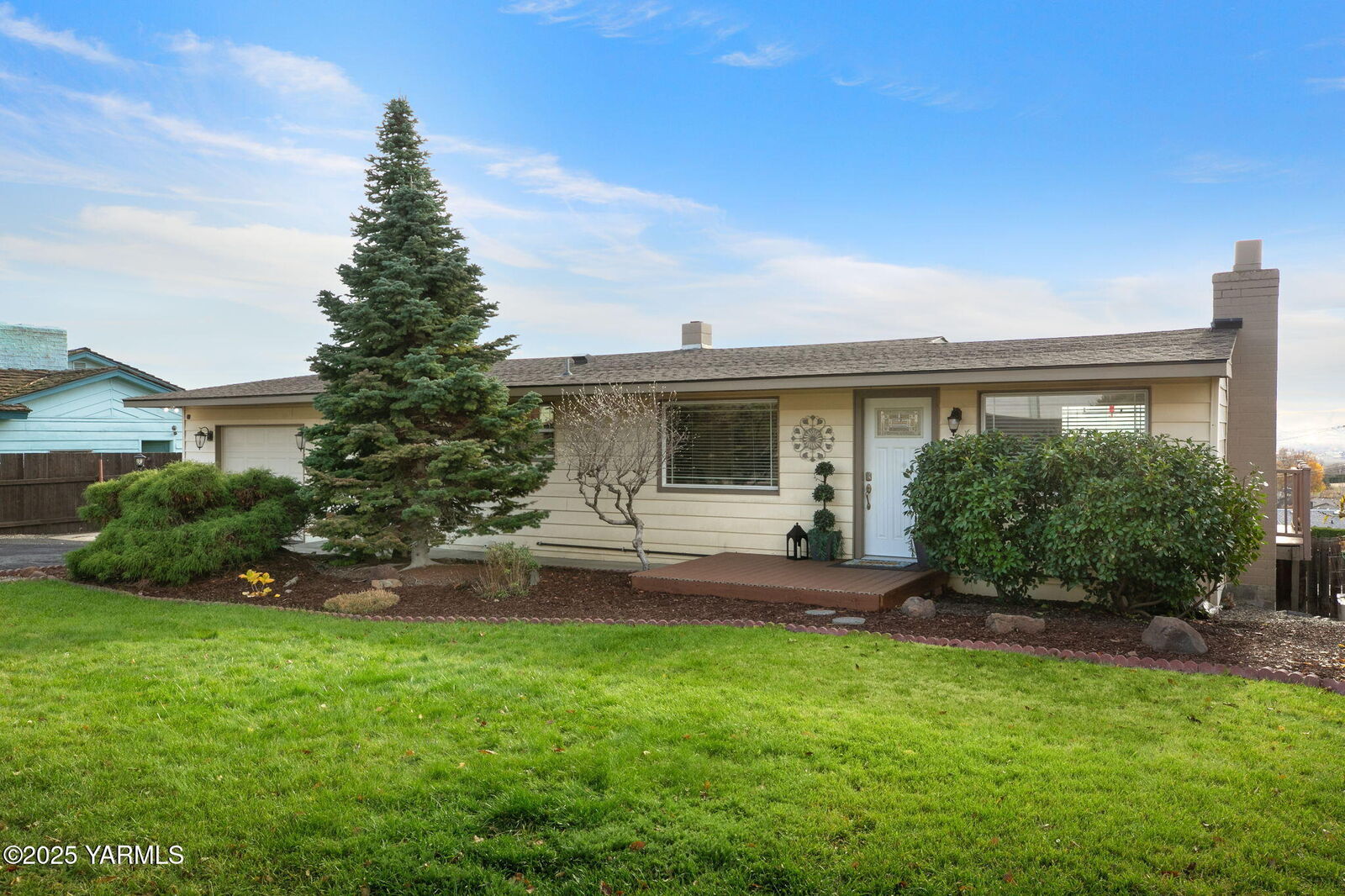 Property Photo:  5602 Hilltop Dr  WA 98901 