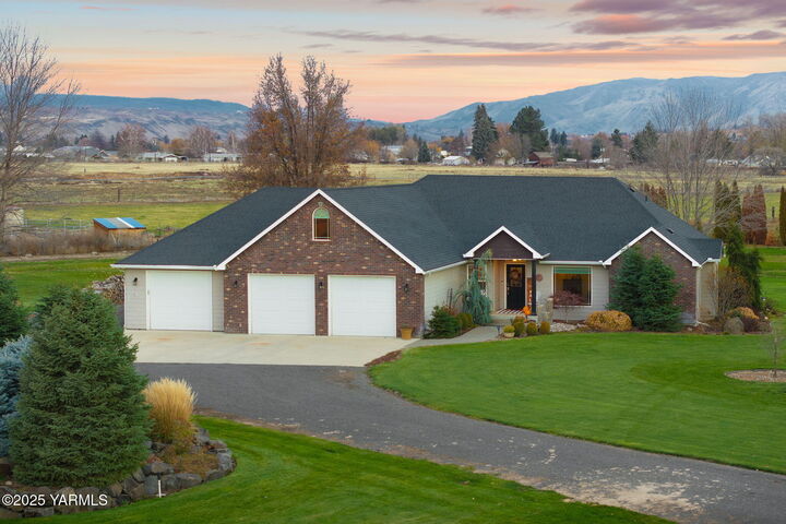 1701 Mapleway Rd  Yakima WA 98908 photo