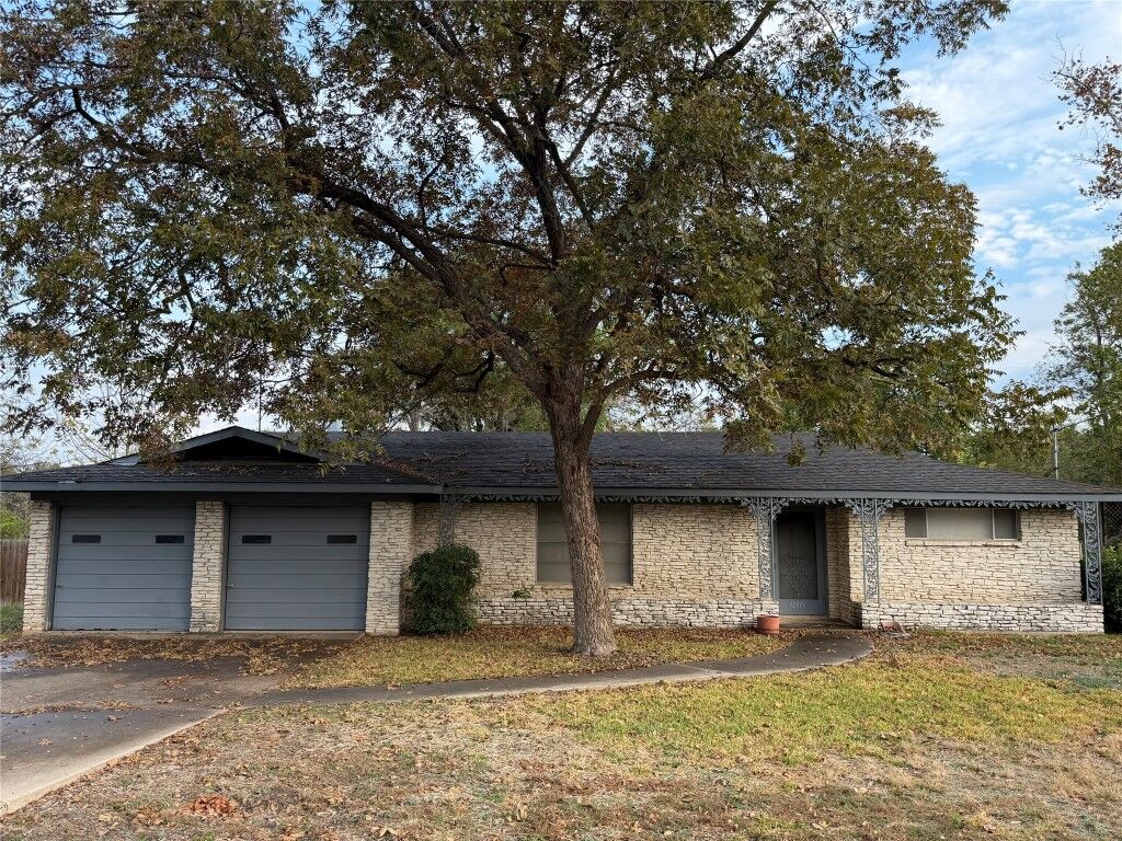 Property Photo: 11311 Hunters Lane TX 78753