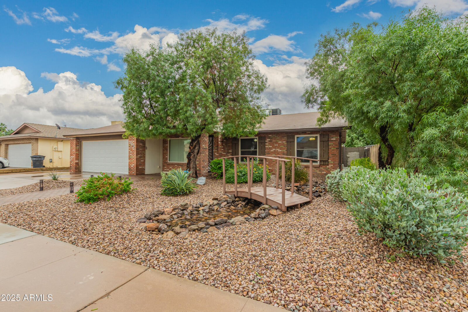 Property Photo: 563 W Kilarea Avenue AZ 85210