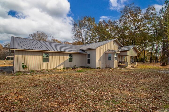 Property Photo: 211 Liles Rd AR 72176