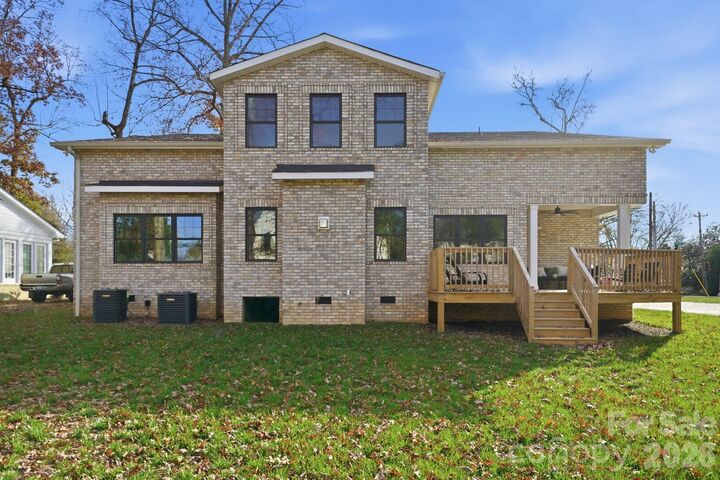 Property Photo: 101 McAlway Road NC 28211