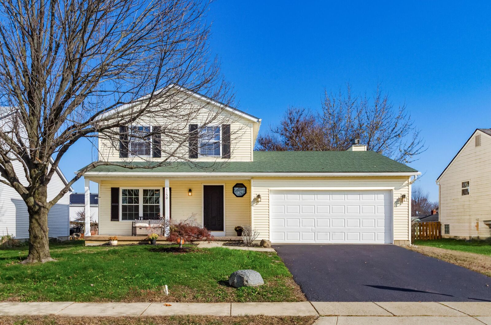 Property Photo: 1150 Romona Place OH 43204