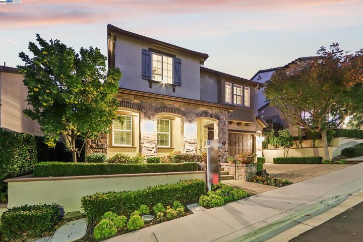 Property Photo: 3885 Highpointe Ct CA 94568