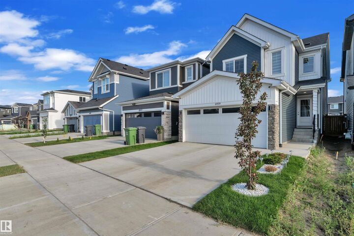 Property Photo: 6919 54 Avenue AB T4X 2Z7