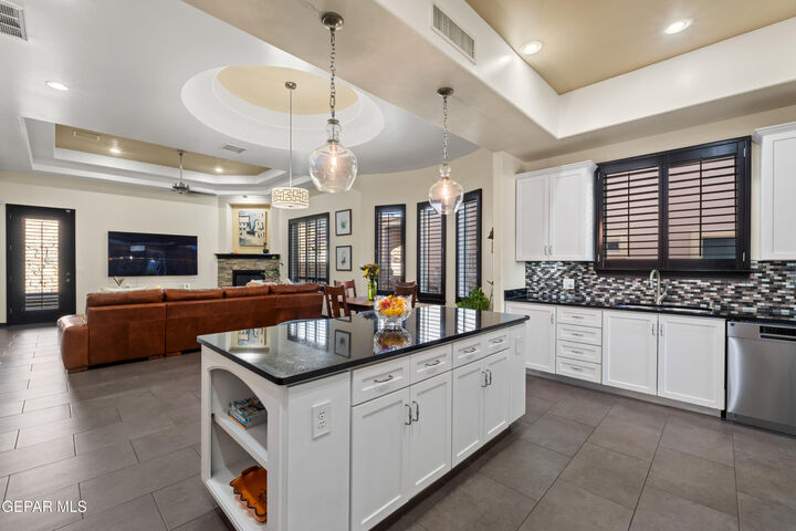 Property Photo:  1444 Franklin Dell Street  TX 79912 