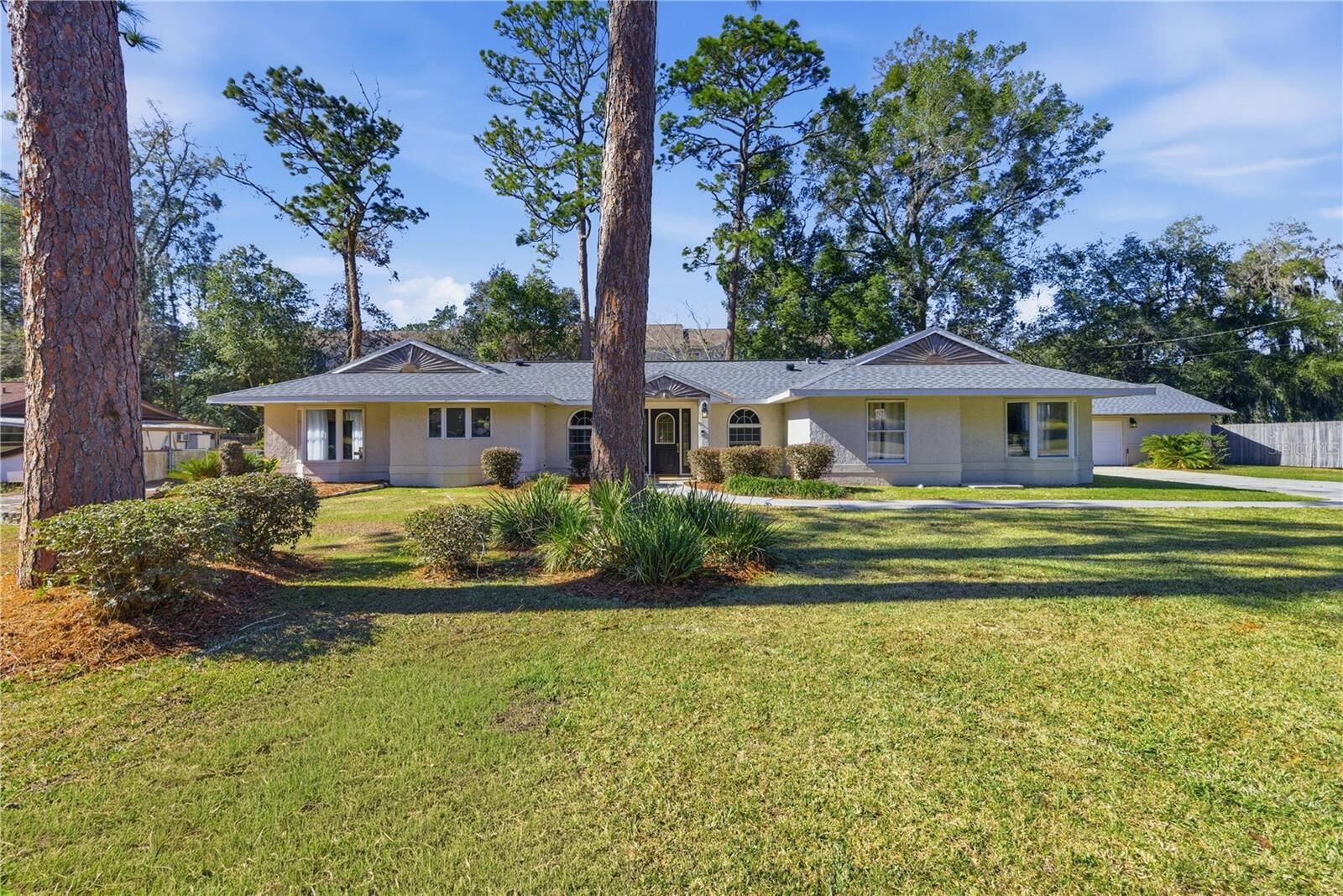 Property Photo:  1408 NE 42nd Avenue  FL 34470 
