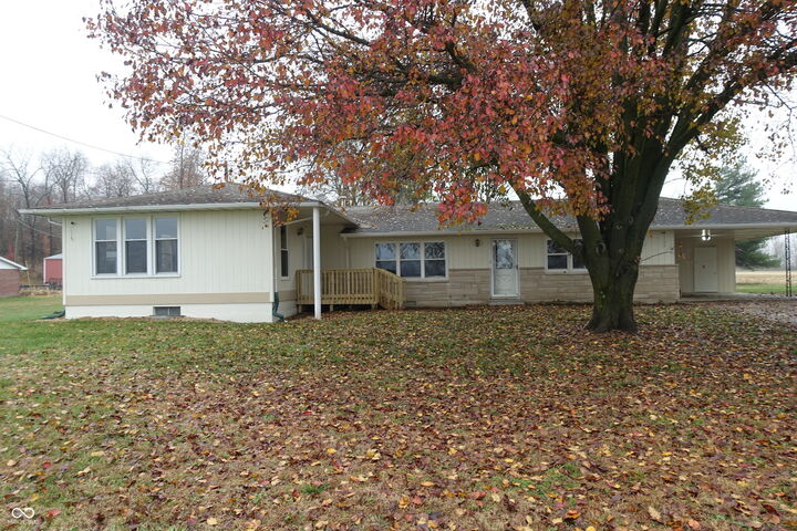 Property Photo:  5804 W County Road 150 South  IN 47260 