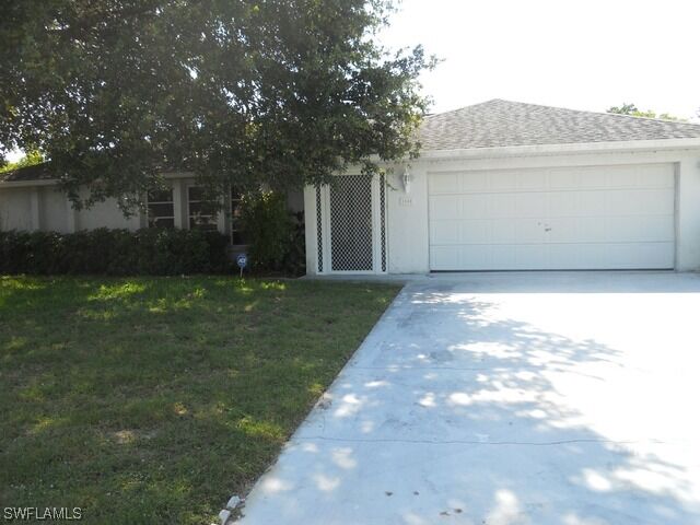 Property Photo:  1880 51st Street SW  FL 34116-5638 