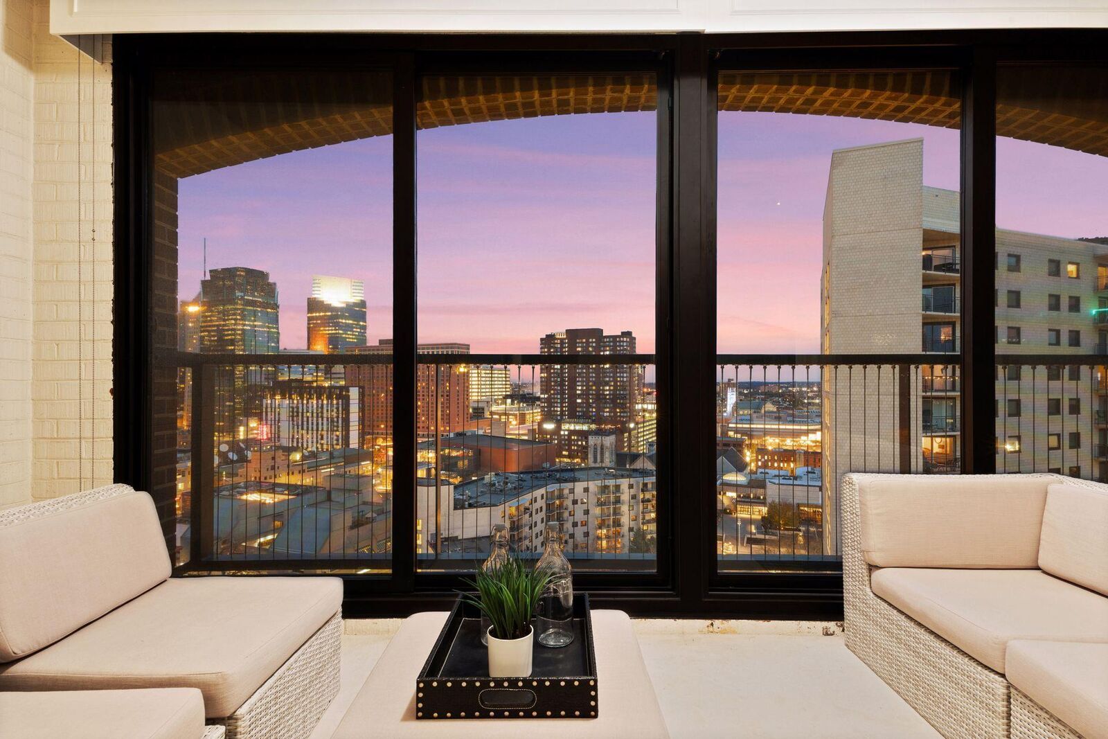 Property Photo:  1201 Yale Place 1608  MN 55403 