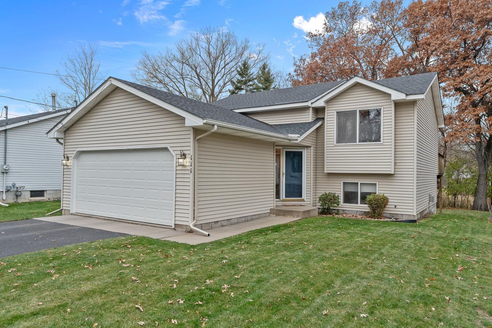 Property Photo:  111 McGregor Avenue N  MN 55115 