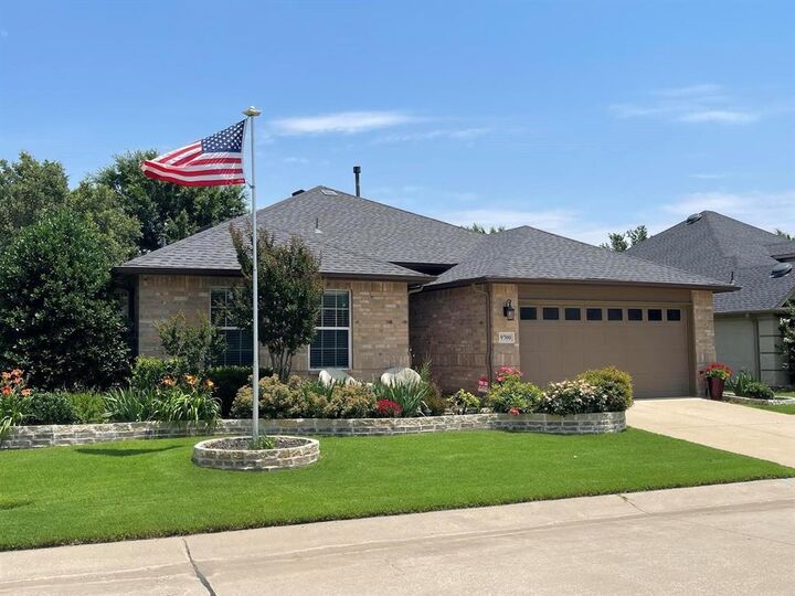 Property Photo: 9700 Applewood Trail TX 76207