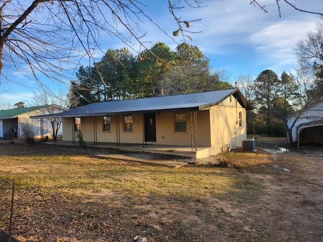 Property Photo:  660 Quarry Street  AR 72846 