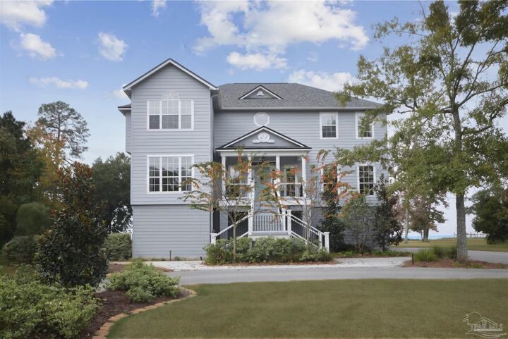 Property Photo:  5517 Bay Meadows Dr  FL 32583 