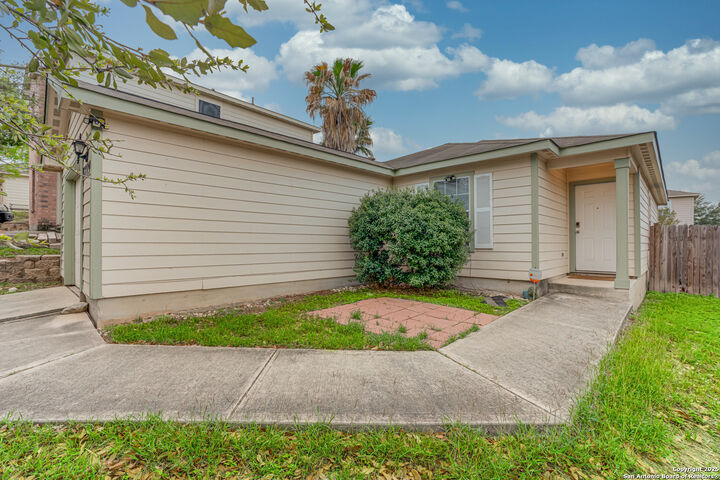 Property Photo:  5719 Hickory Cyn  TX 78252 