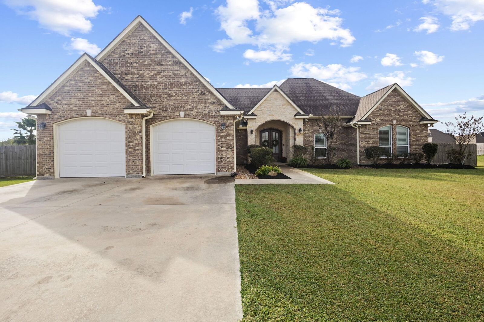 Property Photo:  621 Pioneer  TX 77611 