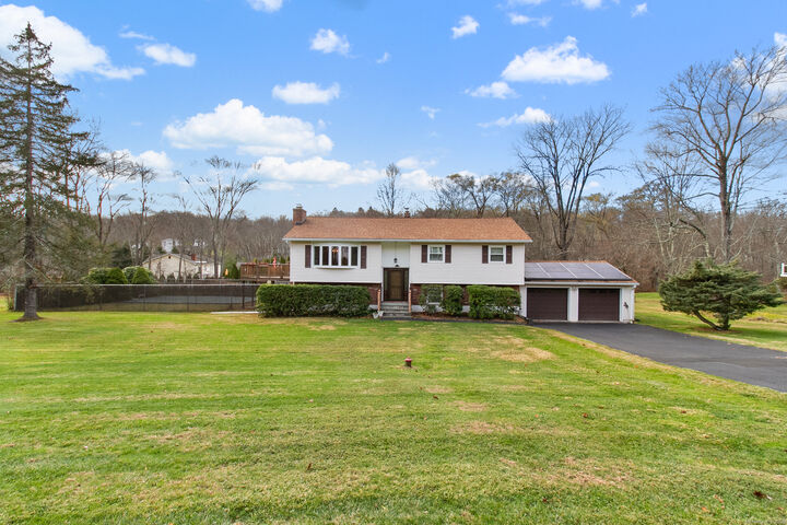 1 Indian Hill Lane  New Fairfield CT 06812 photo