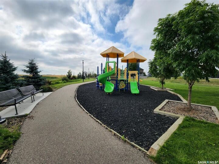 Property Photo:  14 Beggs Place  SK S4H 3C1 