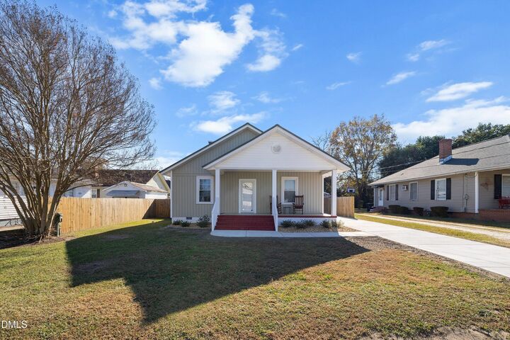 Property Photo:  403 W E Street  NC 28339 