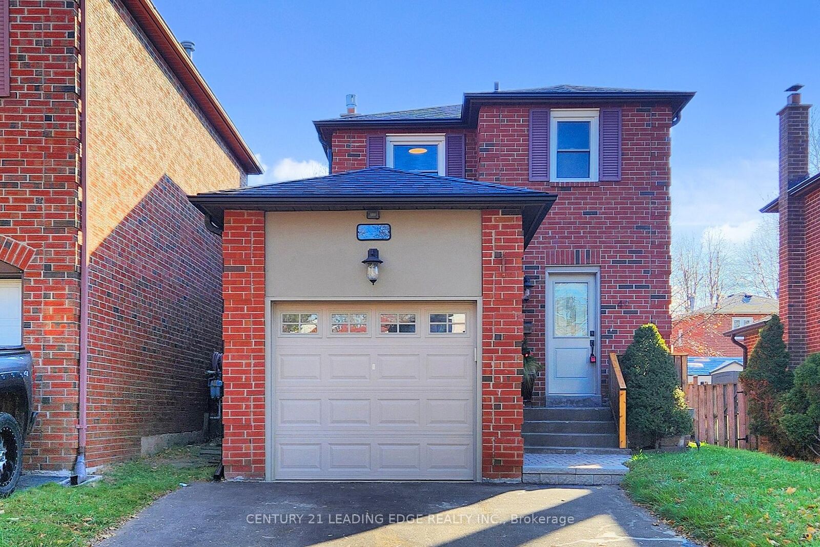Property Photo: 49 Madsen Crescent ON L3R 4P2