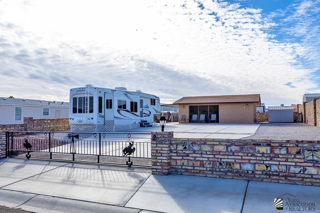 Property Photo: 12667 E 47 Dr AZ 85367