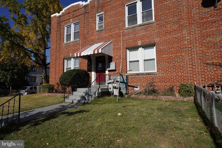 Property Photo:  1500 Oates Street NE 4  DC 20002 