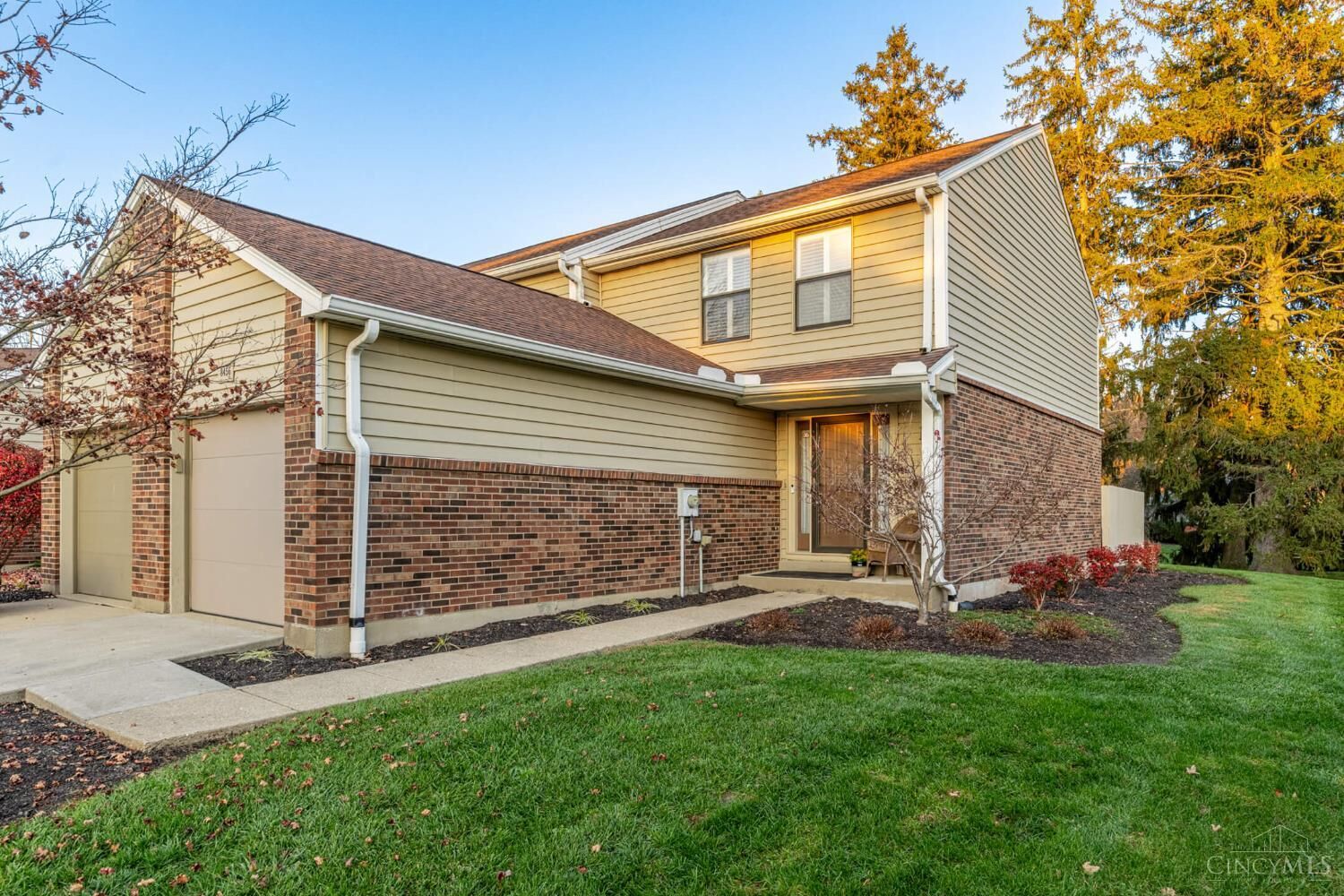 Property Photo:  8456 Island Pines Place  OH 45039 