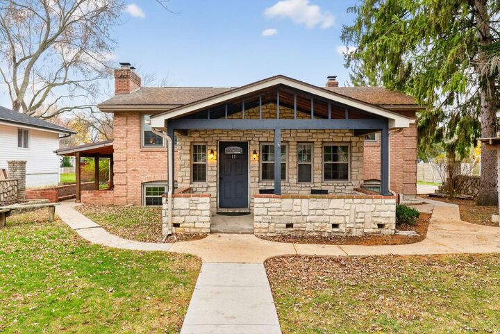 17 E Oak Street  Canal Winchester OH 43110 photo