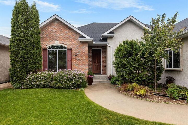 Property Photo:  134 Granitepark Boulevard  MB R5G 1Y2 