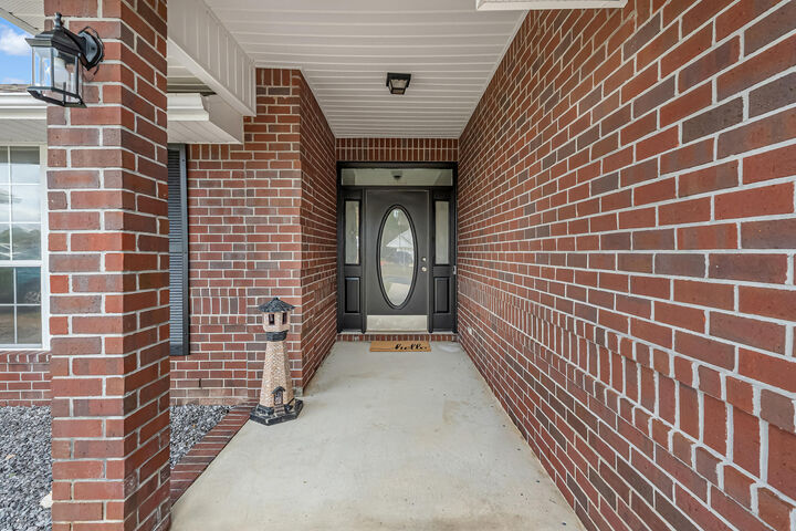 Property Photo:  9773 Leeward Way  FL 32566 