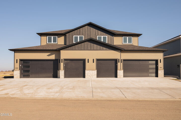 Property Photo:  1016 Beretta Street NW  ND 58554 