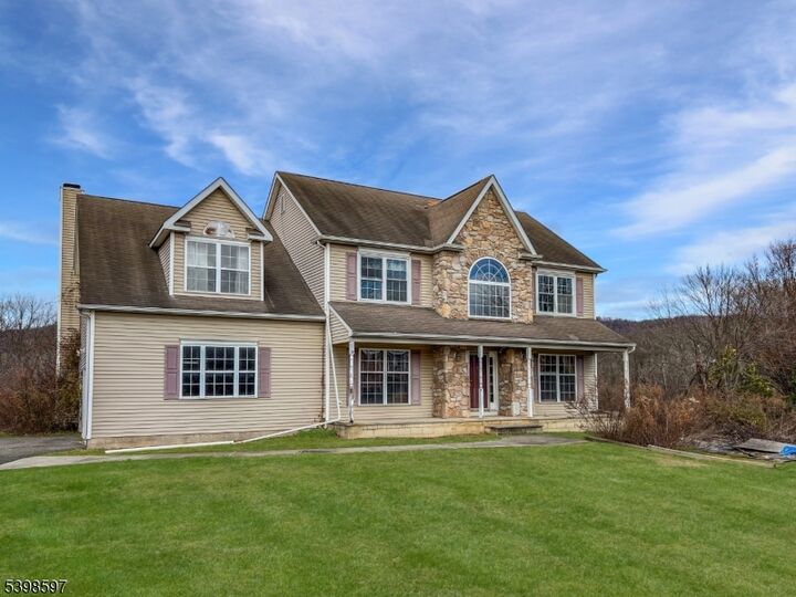Property Photo:  3 Pohat Ct  NJ 07882 