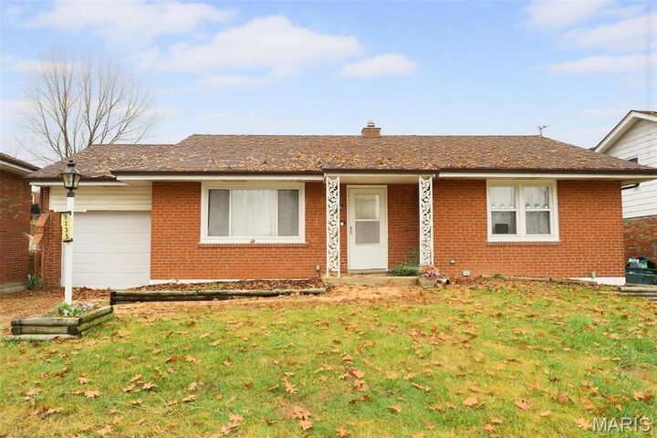 9235 Filibert Drive  St Louis MO 63137 photo