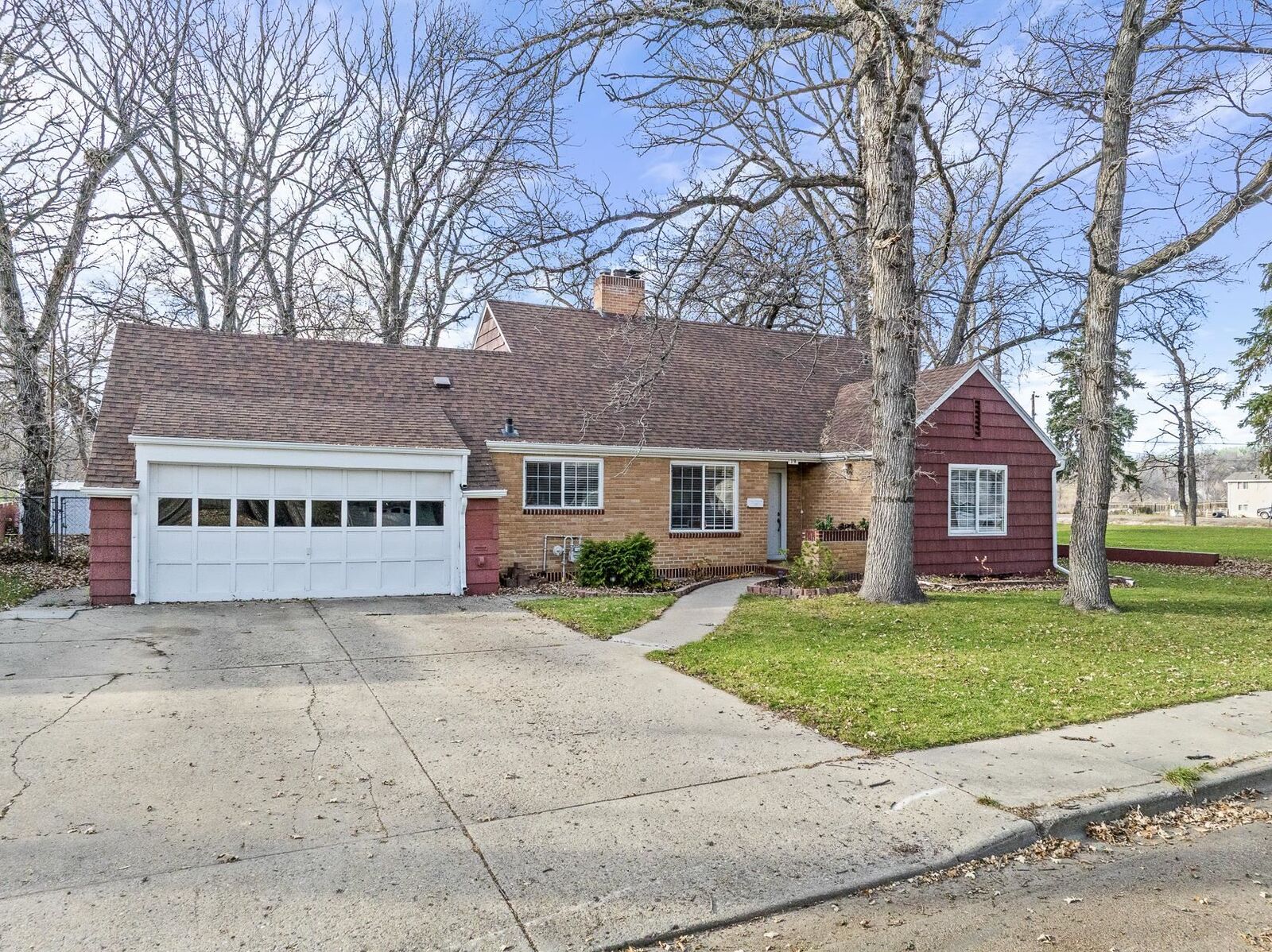 Property Photo:  19 Cortland Dr NW  ND 58703 