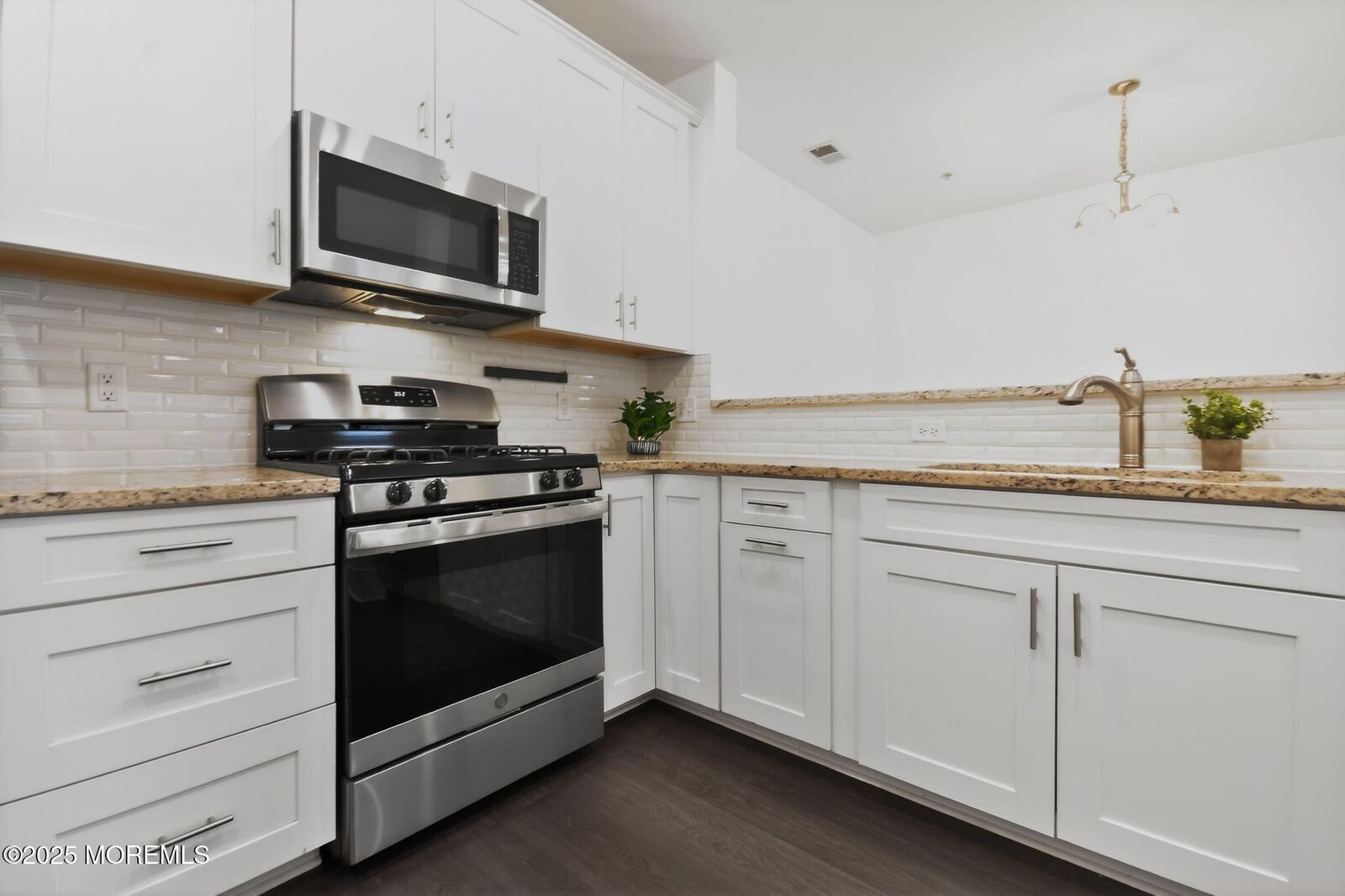 Property Photo:  626 Marion Lane 626  NJ 08831 