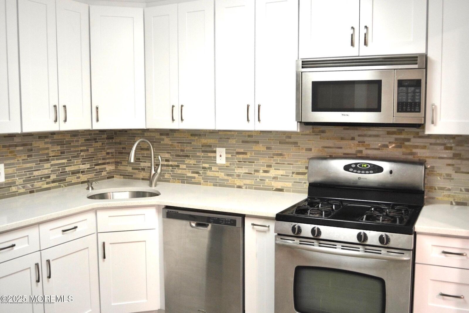 Property Photo:  15 Interlaken Court 6  NJ 07728 