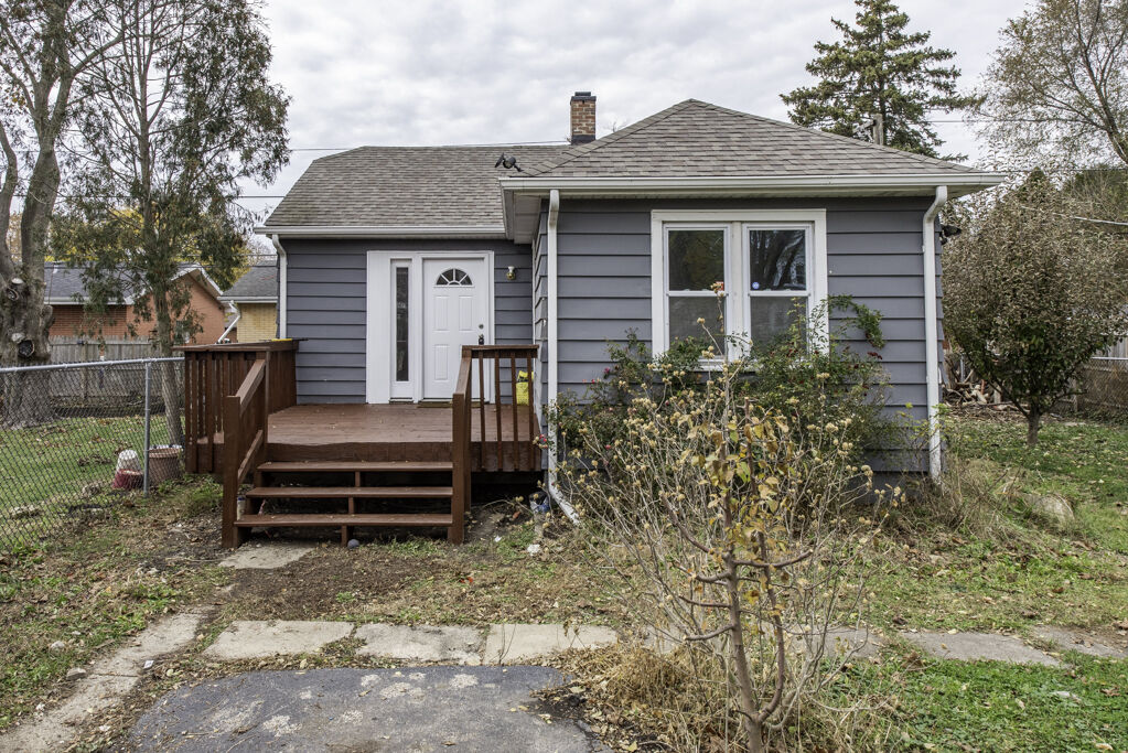 Property Photo: 132 Dorchester Court IL 60085