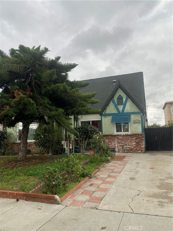 Property Photo: 8453 Cypress CA 90280