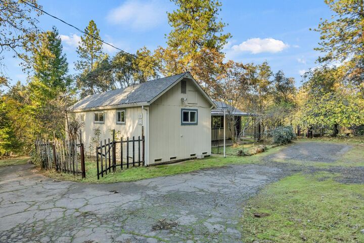 Property Photo:  1740 Airport Court  CA 95667 