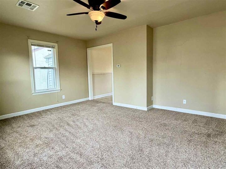 Property Photo:  341 S Peachtree St  OK 74601 