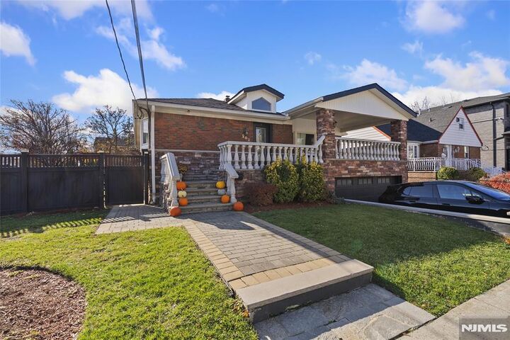 Property Photo:  202 Knox Avenue 1  NJ 07010 