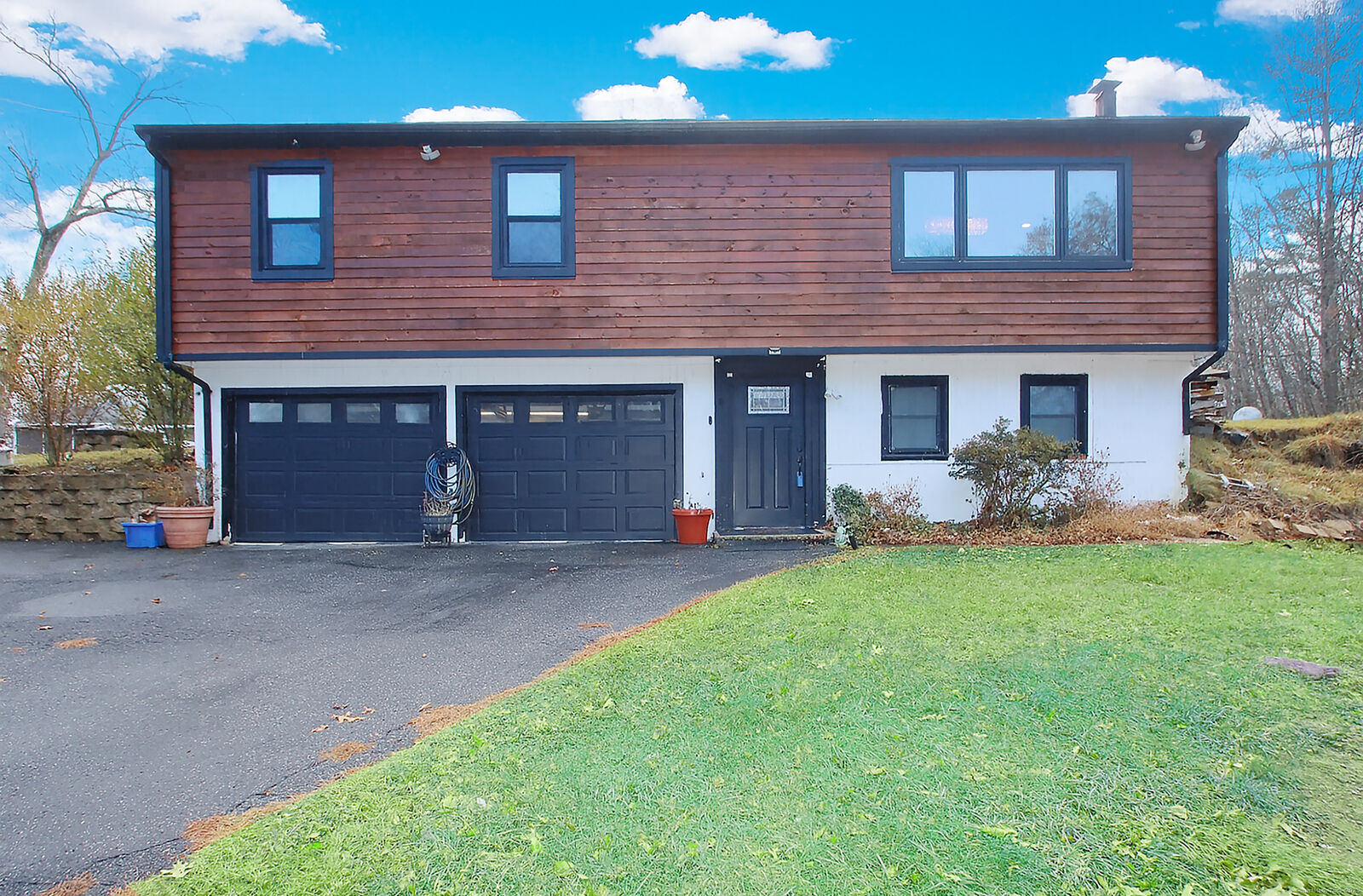 Property Photo:  5 Deer Trail  CT 06482 