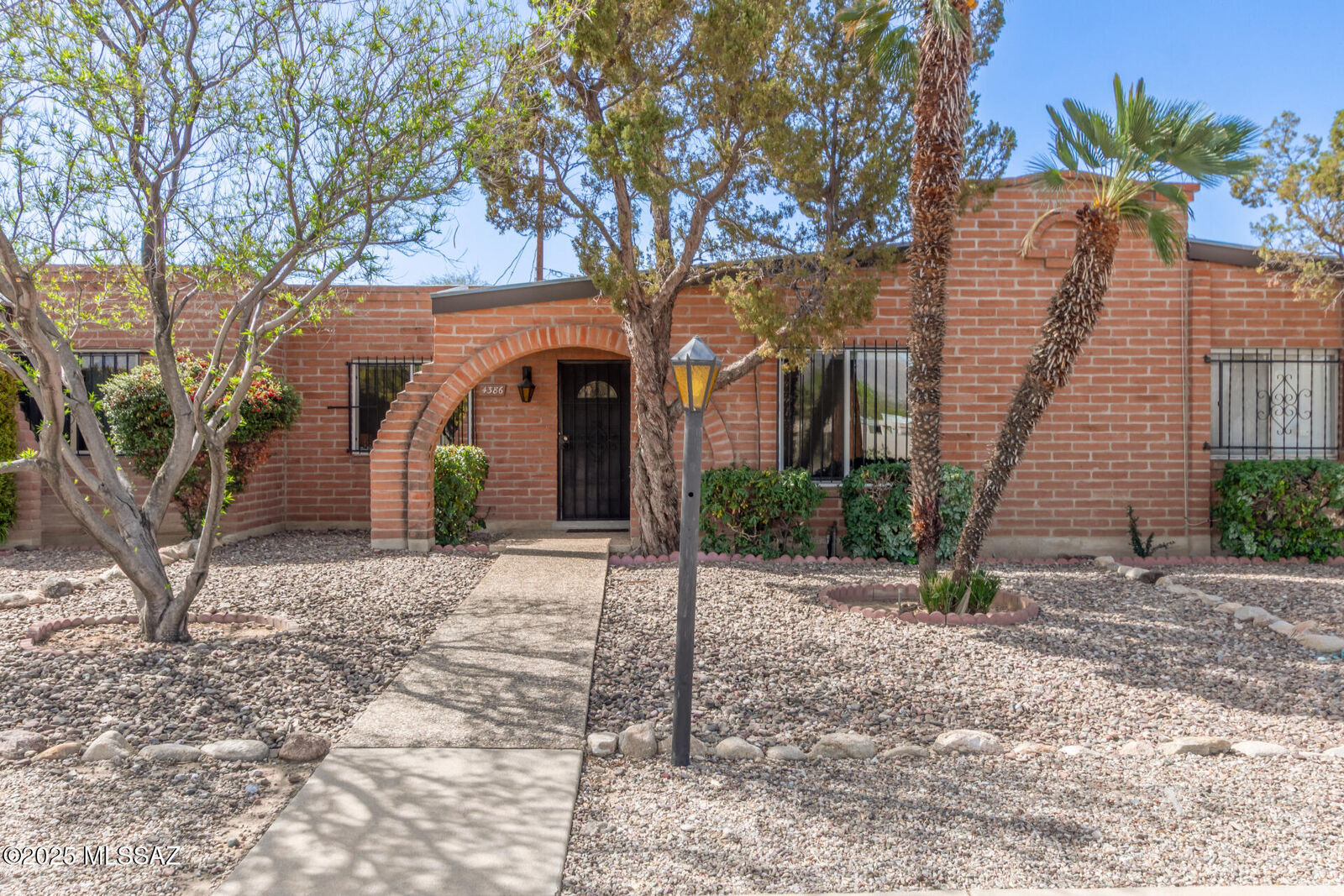 Property Photo:  4386 E Fort Lowell Road  AZ 85712 