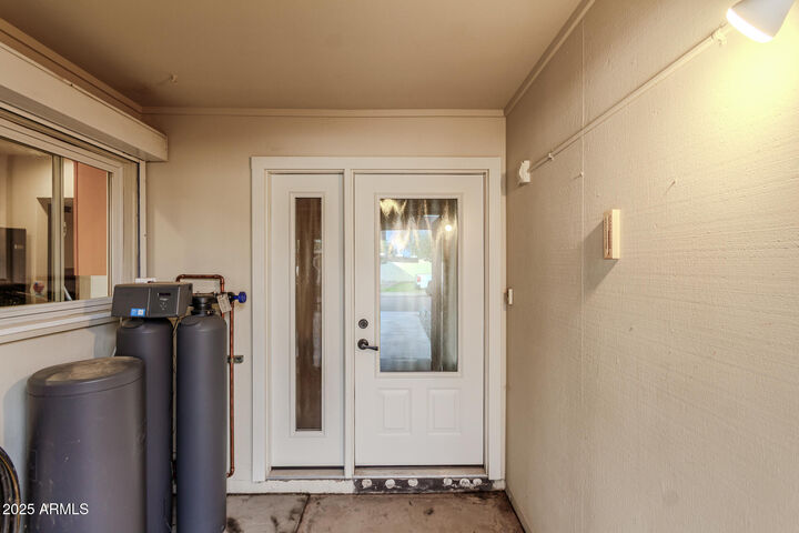 Property Photo: 2612 S Azalea Drive AZ 85282
