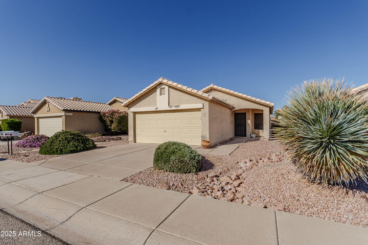 2112 E Robin Lane E  Phoenix AZ 85024 photo